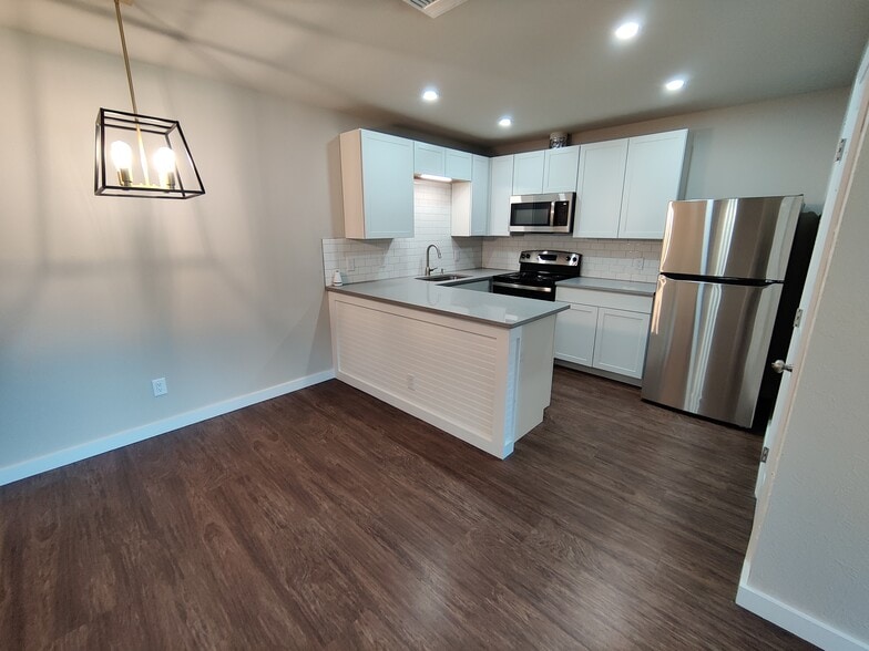 Kitchen & Dining area - 1814 26th St W