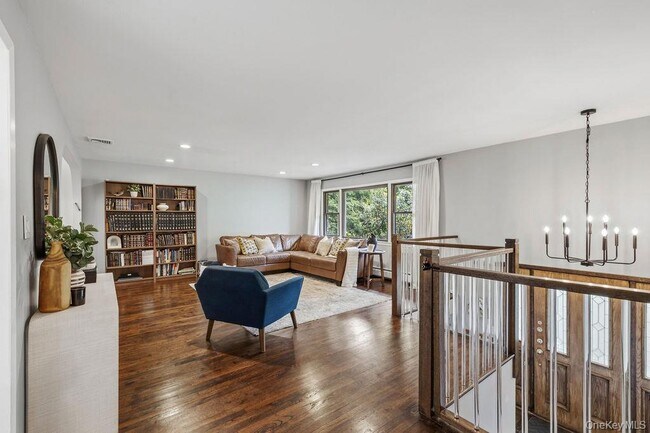 Building Photo - 44 Palisades Ct