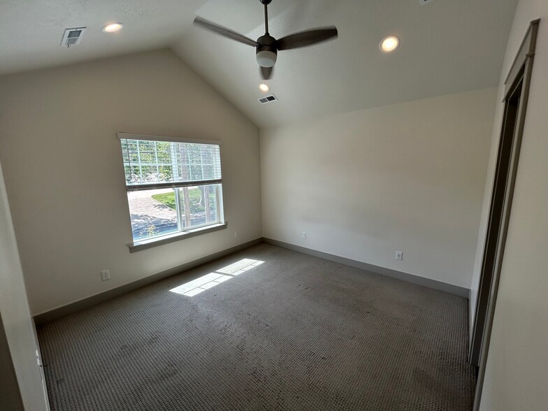 Building Photo - 81 N Orch Dr