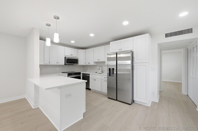 Building Photo - 670 Monaco Ct