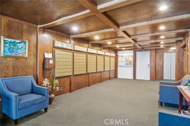 Building Photo - 3565 Linden Ave