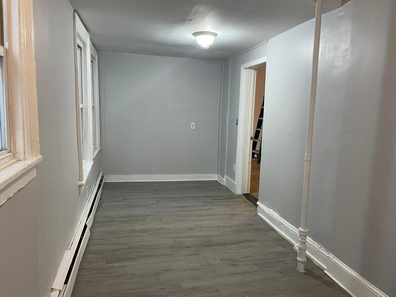 Building Photo - 126 3rd St