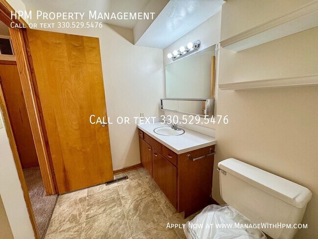 Building Photo - 7165 Starcliff Ave NW
