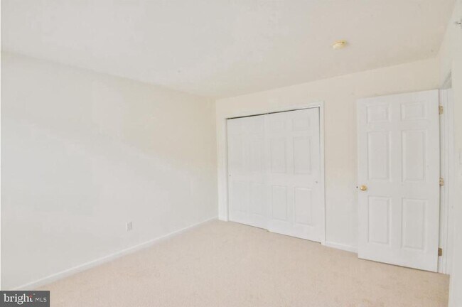 Building Photo - 139 Birchwood Dr