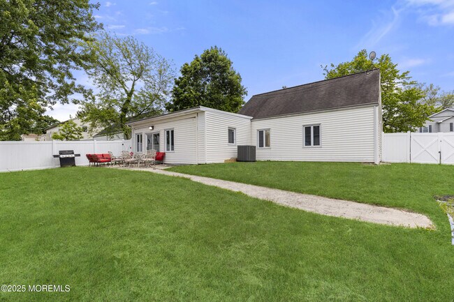 Building Photo - 297 Highland Ave