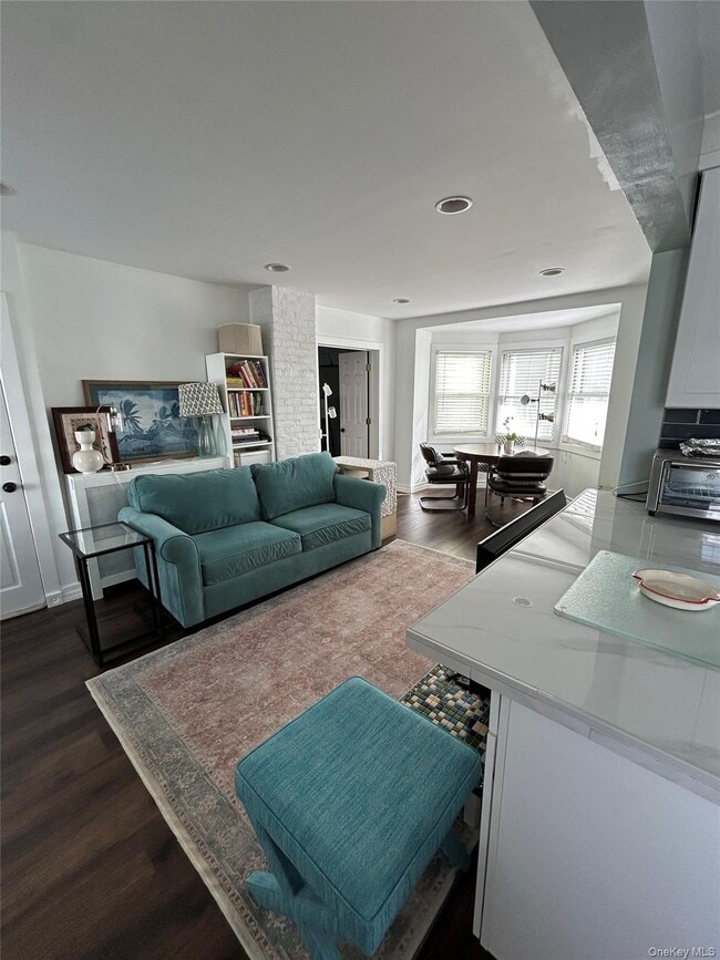 Building Photo - 29 Dale Ave