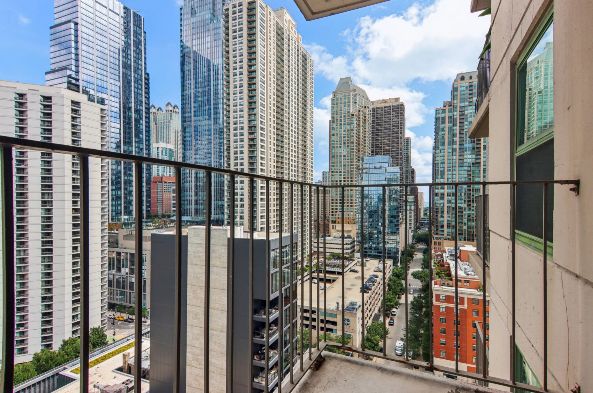 Building Photo - 70 W Huron St