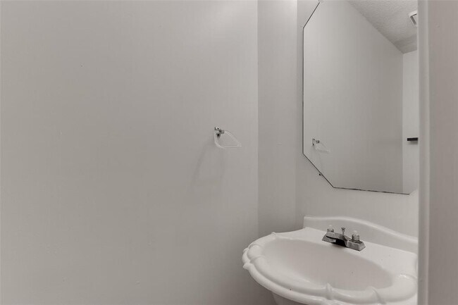 Building Photo - 8313 Columbia Falls Dr