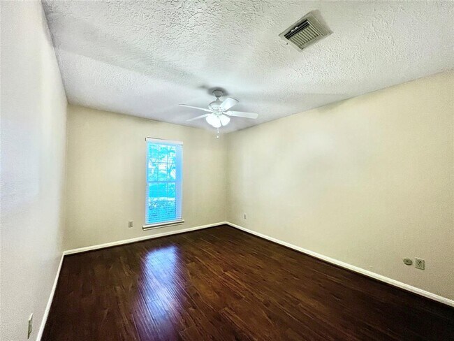 Building Photo - 13935 St Marys Ln