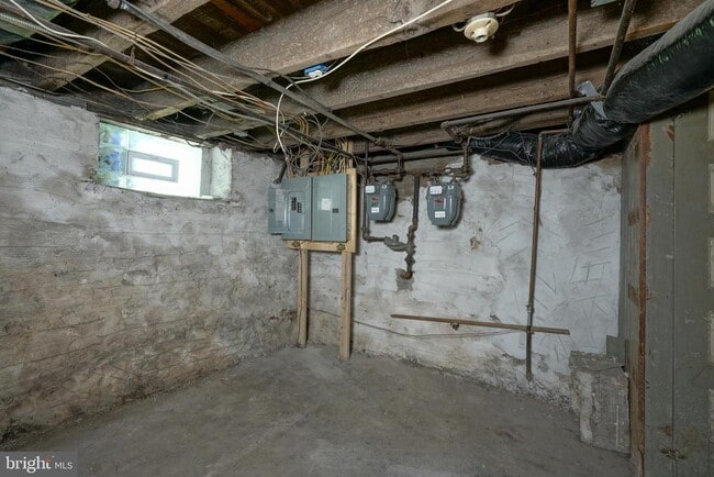 Building Photo - 505 Delaware Ave