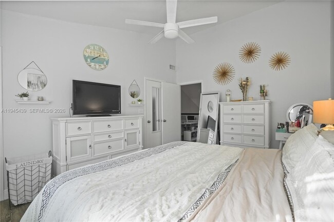 Building Photo - 4880 SW 64th Ave