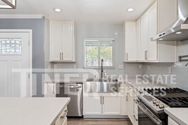 Building Photo - 1107 Meadow Rd