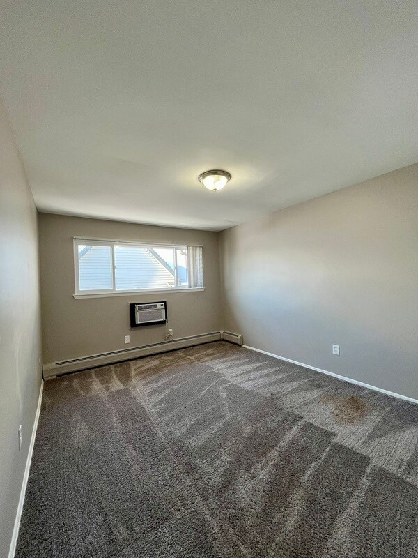 Building Photo - 249 Chestnut St