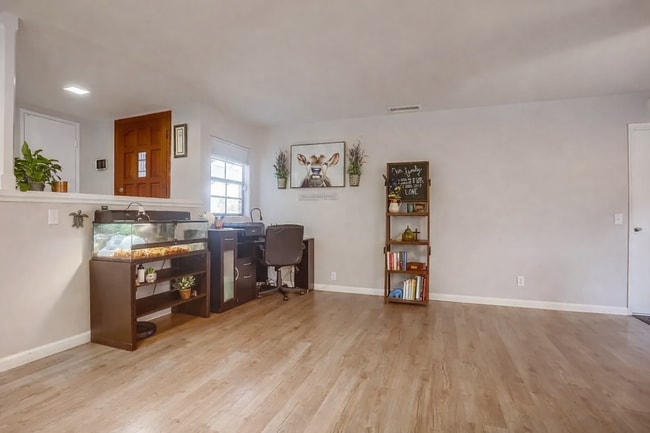 Building Photo - 1140 Harding St