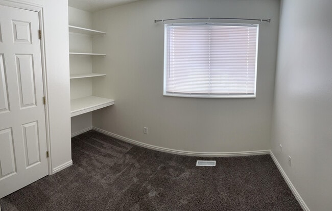 Building Photo - 2991 E 1610 S