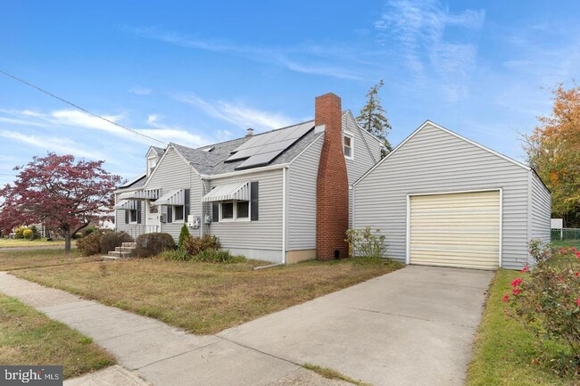 Building Photo - 6324 Roosevelt Ave