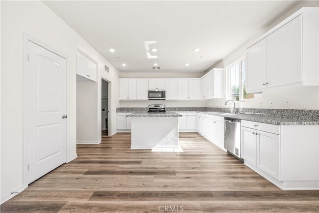 Building Photo - 12511 Ava Loma St