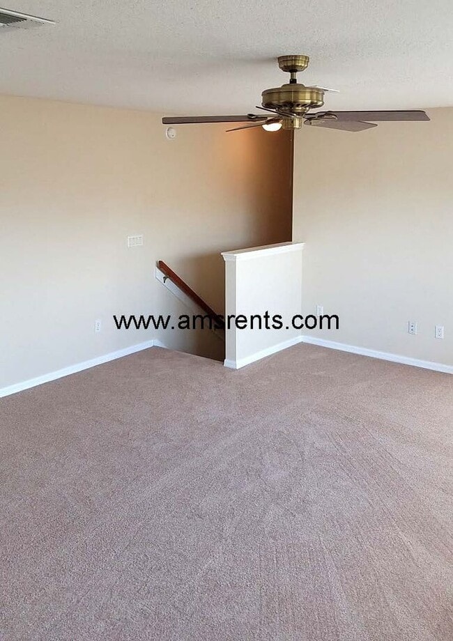 Building Photo - Spacious 5 bedroom home in Hunter Creek