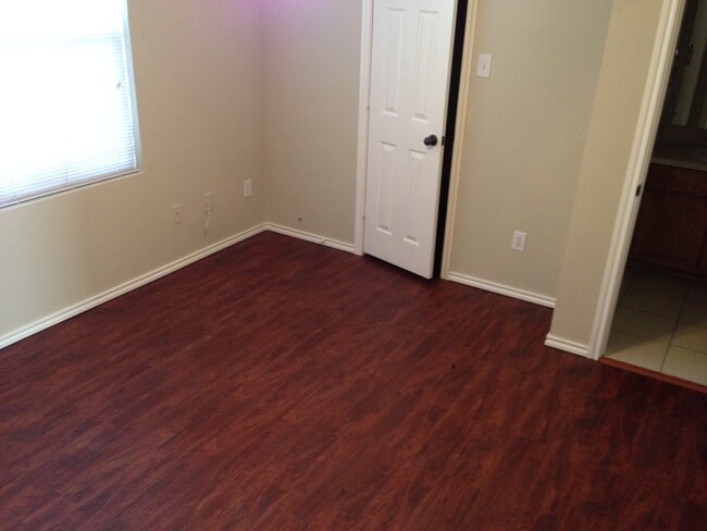 Building Photo - 2821 Frazier Ave