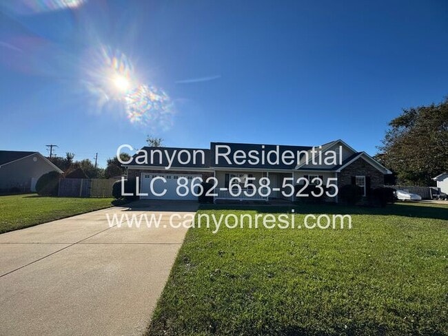Building Photo - 105 Scaley Bark Dr