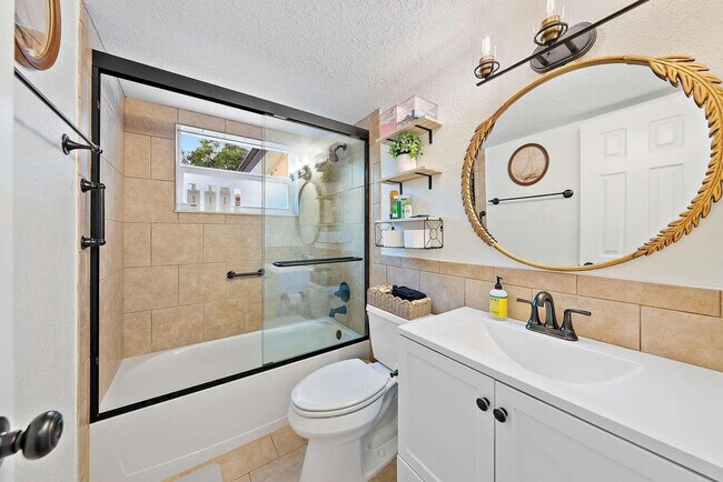 Building Photo - 11828 171st Ln N