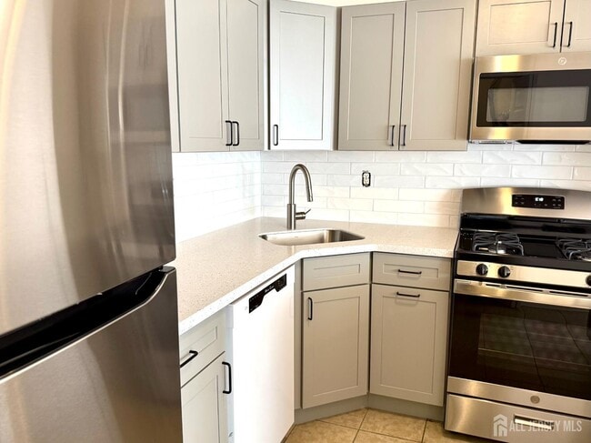 Building Photo - 202 Pennsylvania Way