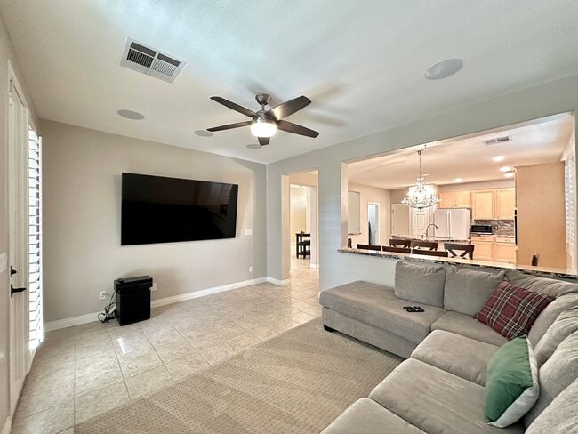 Building Photo - Glenhaven At Southern Highlands