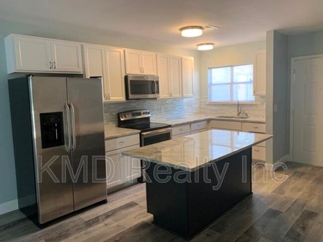 Building Photo - 7332 Mdw Gln Dr