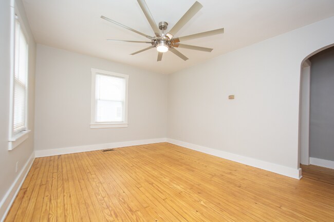 Building Photo - 1518 McKay Ave