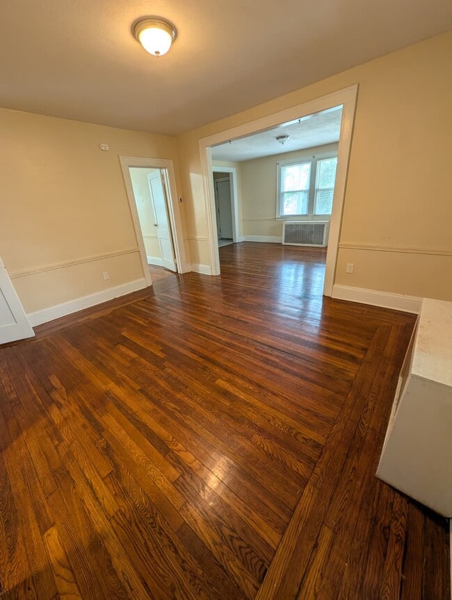 Building Photo - 481 Quinnipiac Ave