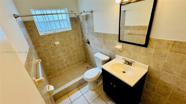 Building Photo - 8000 Tatum Waterway Dr
