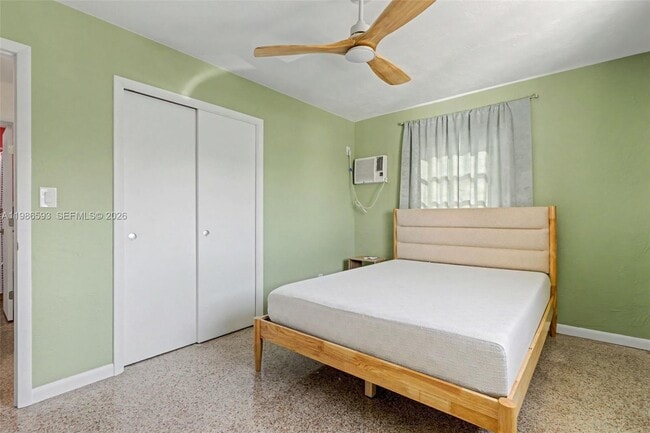 Building Photo - 616 NW 3rd Ct