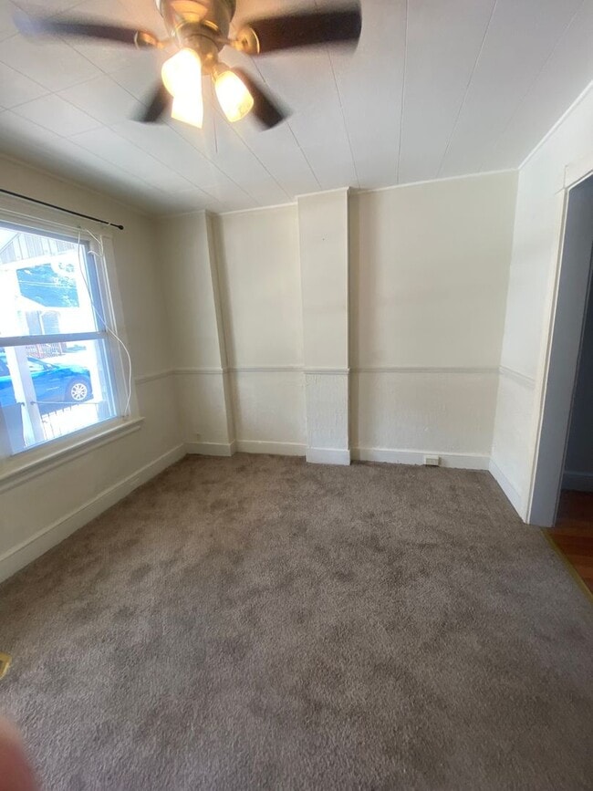 Building Photo - 843 Prangley Ave