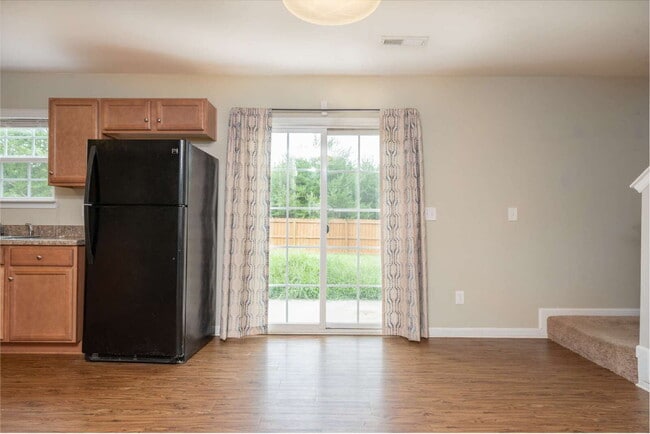 Building Photo - Available July 10th! Immaculate 3-Bedroom Home with Modern Updates