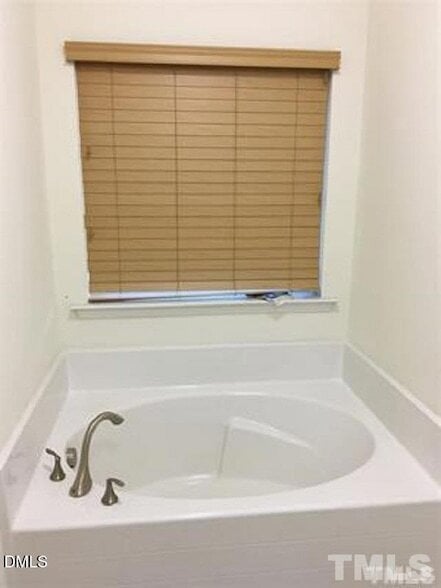 Building Photo - 725 Edgewater Ridge Ct