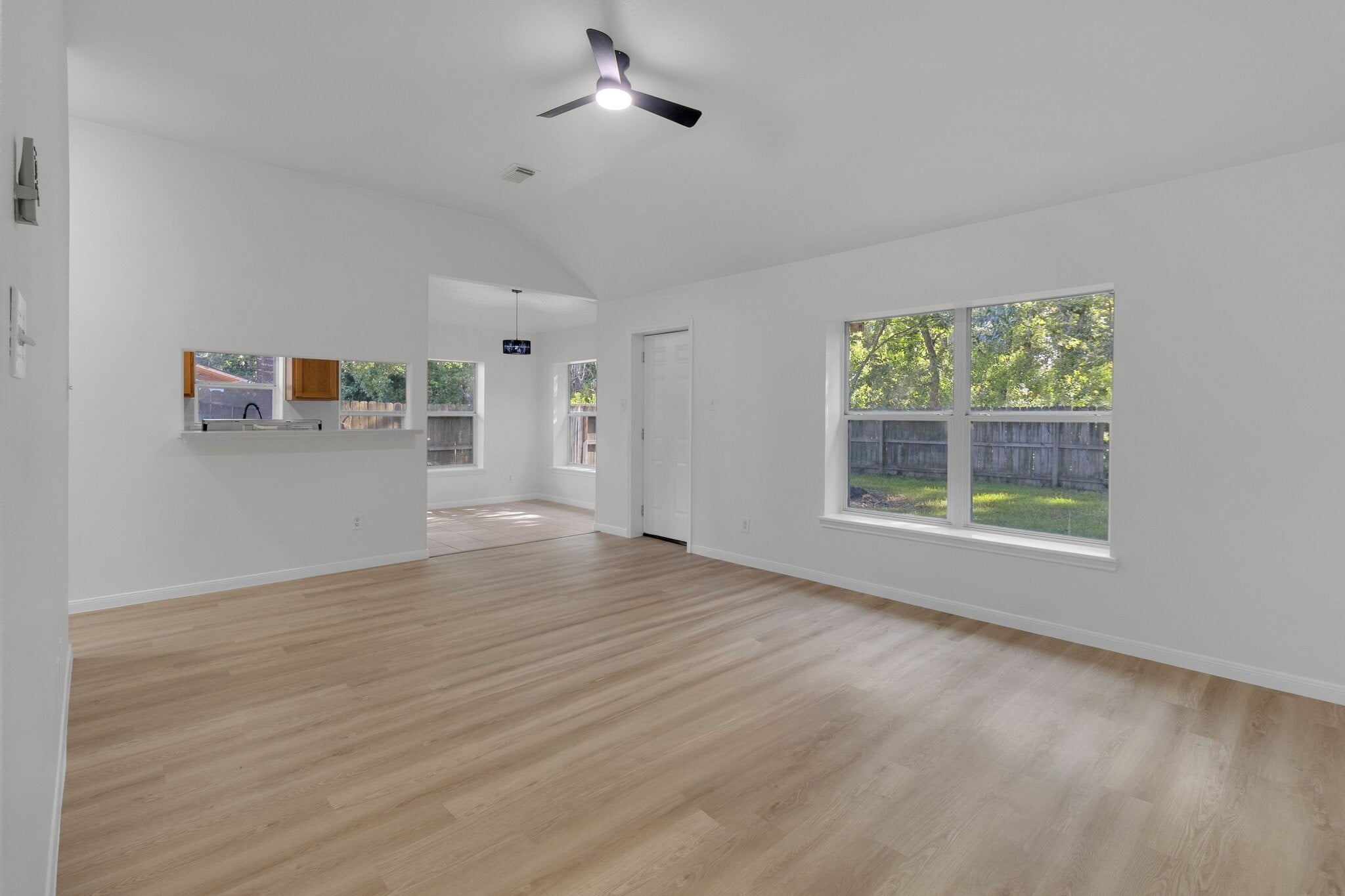 Building Photo - 16413 Danika Oak