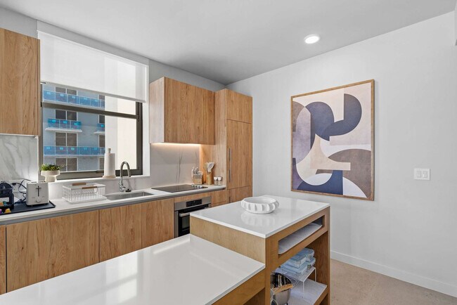 Building Photo - 11 NE 6th St