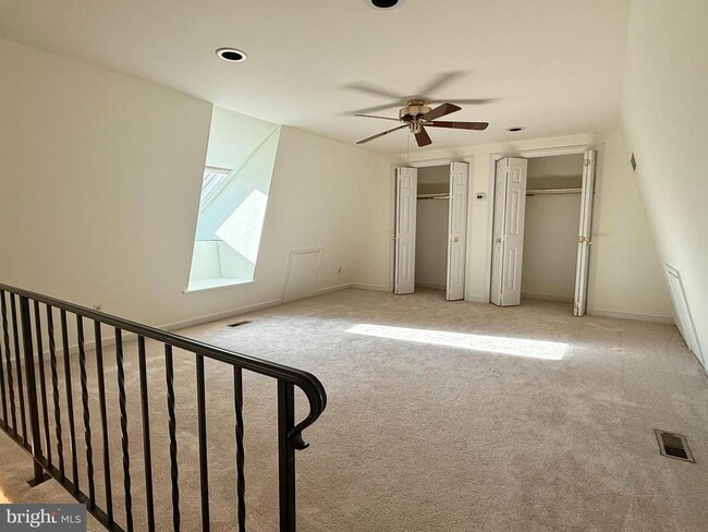 Building Photo - 71 Oak Knoll Dr