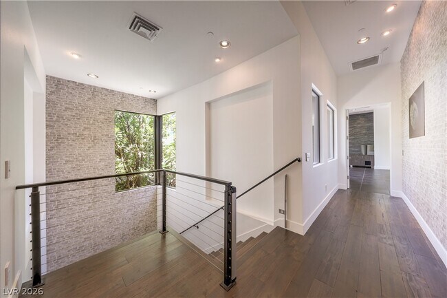 Building Photo - 1501 Foothills Village Dr