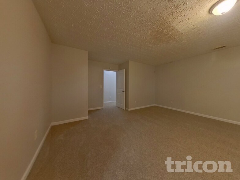 Building Photo - 7134 Creeksong Dr