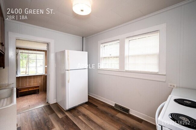 Building Photo - 2400 Green St