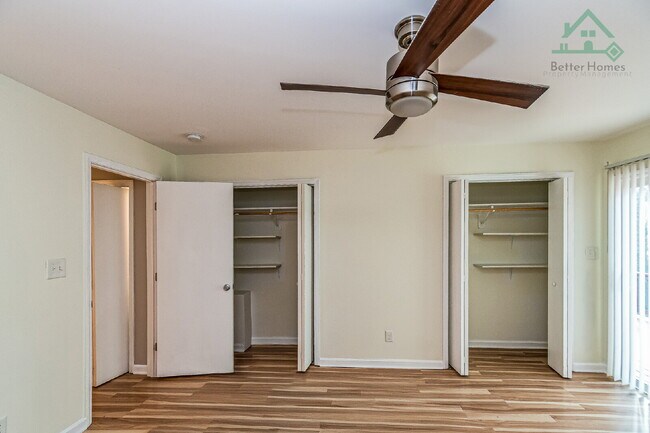 Building Photo - Cozy 2 Bedroom Unit in Raleigh!