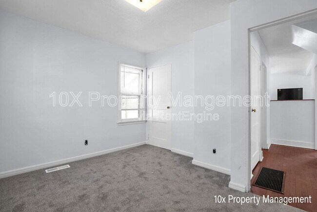 Building Photo - 2204 Sagamore Rd