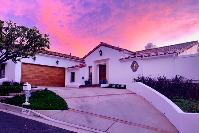 Building Photo - 7080 Via del Mar