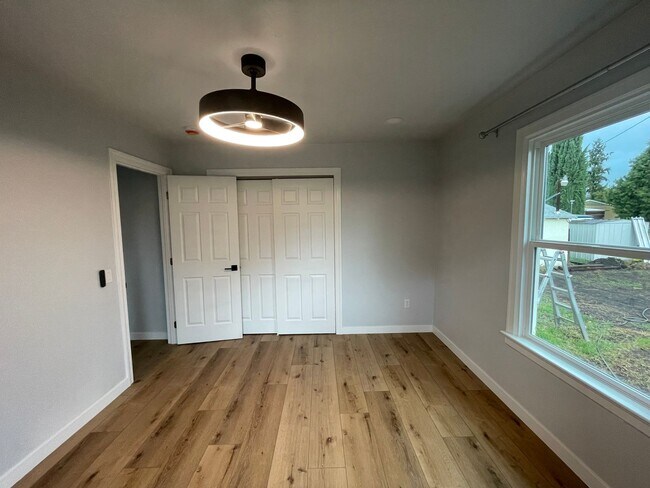 Building Photo - 1-148 1/2 Winema Way