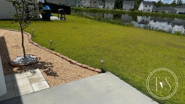 Building Photo - SUMMER MOVE-IN SPECIAL: $1000 OFF 1ST MONT...