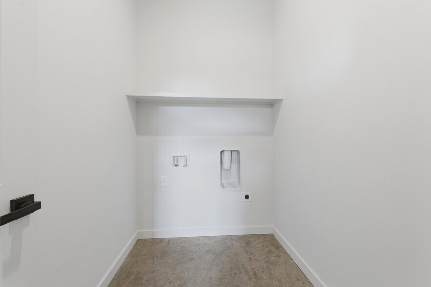 Building Photo - 6 F St