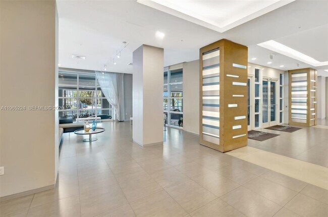 Building Photo - 1900 N Bayshore Dr