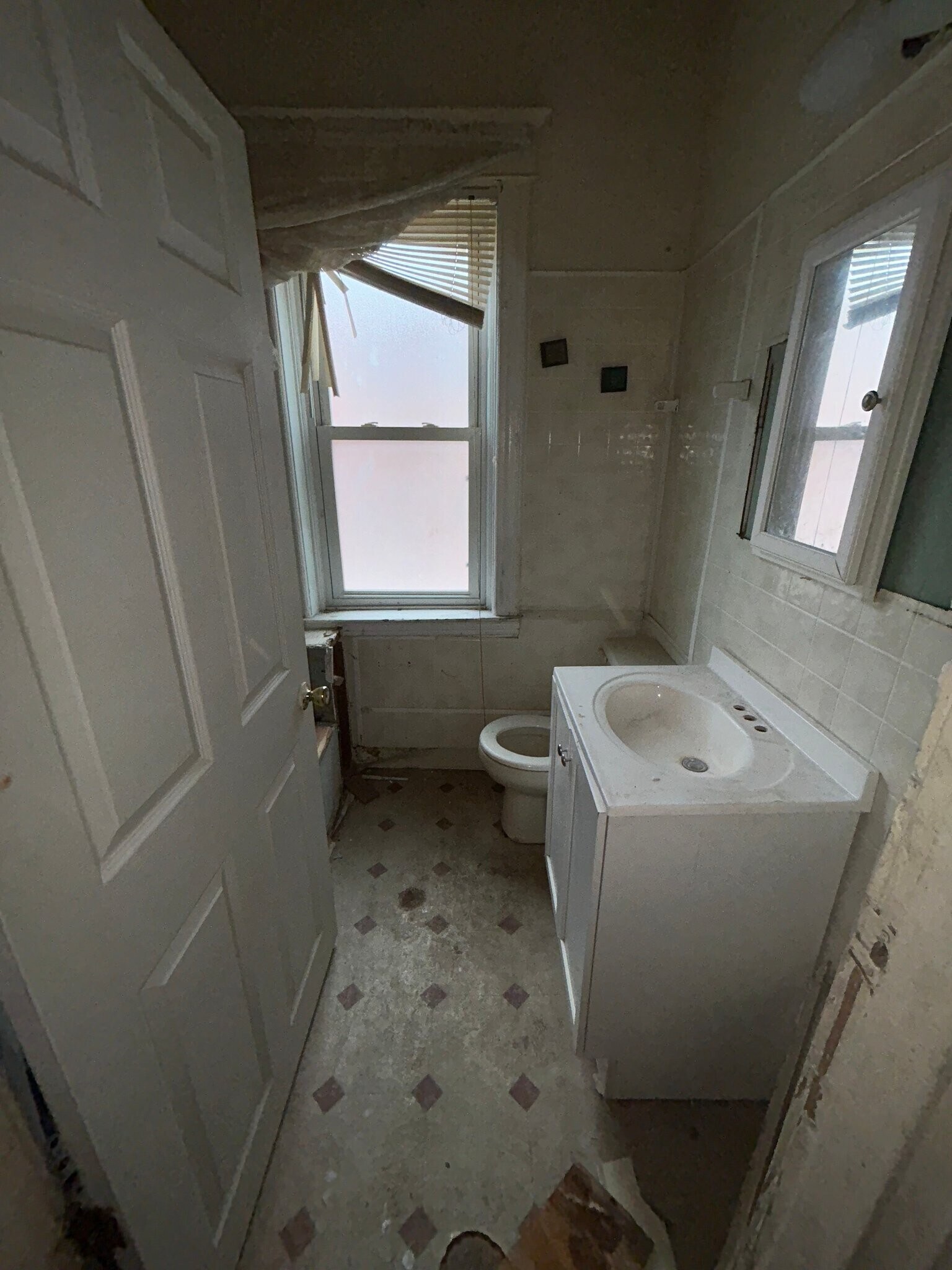 Building Photo - 5601 Lotus Ave