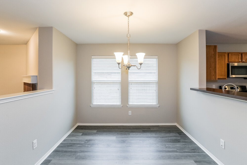 Building Photo - 516 Silver Leaf Dr